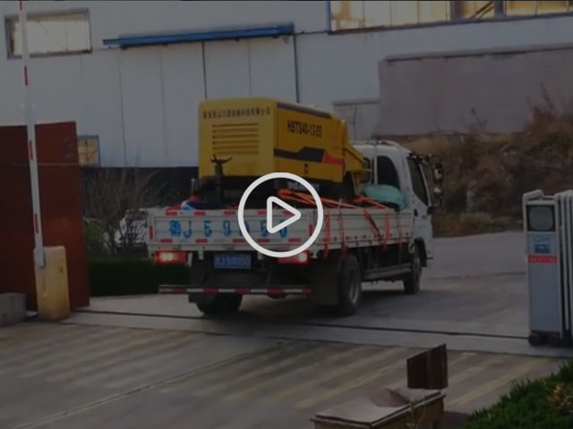 山東力源機(jī)械40細(xì)石混凝土泵廠家發(fā)貨，發(fā)往寧波走起來(lái)